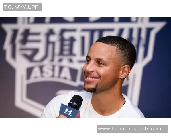 库里采访时吃糖引发热议竟是字母哥亲自赠送的甜蜜惊喜